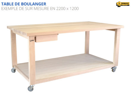 Table de boulanger professionnelle en hêtre massif. Table de boulanger mobile entièrement sur mesure. Équipé de roulette avec blocage. Table de boulangerie, table de boulanger, table de travail pour boulanger, table de travail pour boulangerie à roulette, tour de boulanger, tour de boulangerie, parisien boulanger, parisien boulangerie, bois massif, essence hêtre massif, qualité professionnelle, standard et sur mesure