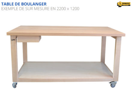 Table de boulanger professionnelle en hêtre massif. Table de boulanger mobile entièrement sur mesure. Équipé de roulette avec blocage. Table de boulangerie, table de boulanger, table de travail pour boulanger, table de travail pour boulangerie à roulette, tour de boulanger, tour de boulangerie, parisien boulanger, parisien boulangerie, bois massif, essence hêtre massif, qualité professionnelle, standard et sur mesure