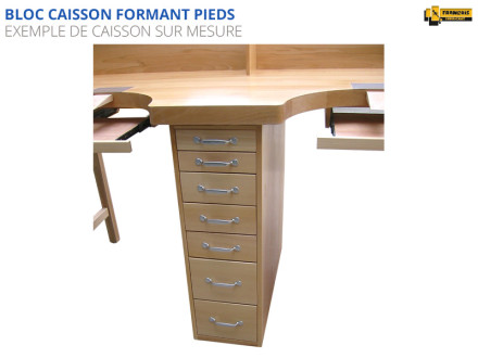 Bloc caisson formant pieds, pour établis. Tout hêtre avec façades et boutons de tiroirs en hêtre massif. Disponible en version standard de 5 et 6 tiroirs ou entièrement sur mesure. Qualité professionelle